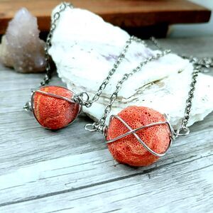 Sponge Coral Necklace, Beachy Vibes Necklace, 17"